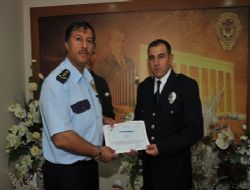 Fedakar Polis’e ödül